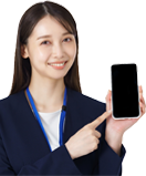 スマホを持つ女性
